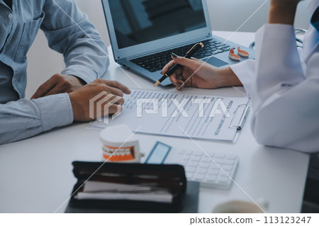 Team of doctors and dentists talking and working health care talk medical conference concept online consultant 113123247