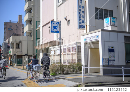 Streetscape in front of Minowa Station on the Hibiya Subway Line, Taito Ward, Tokyo Streetscape in front of Minowa Station on the Hibiya Subway Line, Taito Ward, Tokyo 113123332