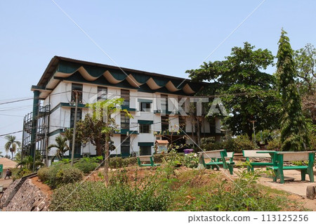 Fourah Bay College (Sierra Leone) 113125256