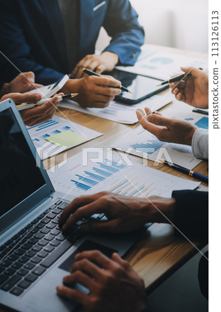 Meeting to present the Finance Executive business team. Discuss meetings to plan work, investment projects, analysis strategies, and discuss financial graphs and company budgets in the office. Meeting to present the Finance Executive business team. Discuss meetings to plan work, investment projects, analysis strategies, and discuss financial graphs and company budgets in the office. 113126113