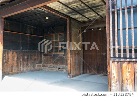 日本鳥取縣倉吉市一棟非常古老而美麗的建築 日本鳥取縣倉吉市一棟非常古老而美麗的建築 113128794