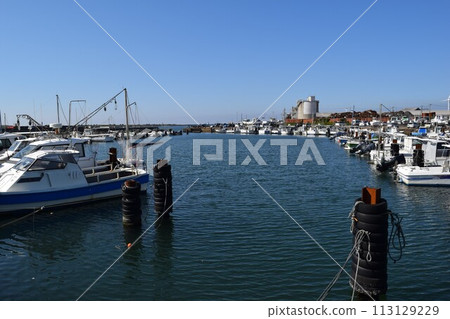 Pleasure boat Pleasure boat 113129229