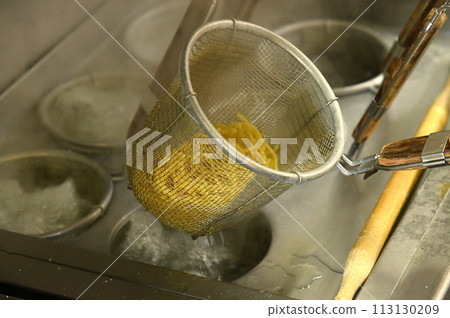 Ramen bowl 113130209