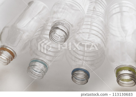 空的回收塑膠瓶 空的回收塑膠瓶 113130683