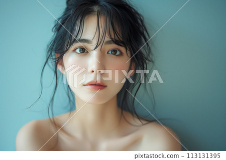 Natural female beauty portrait 113131395