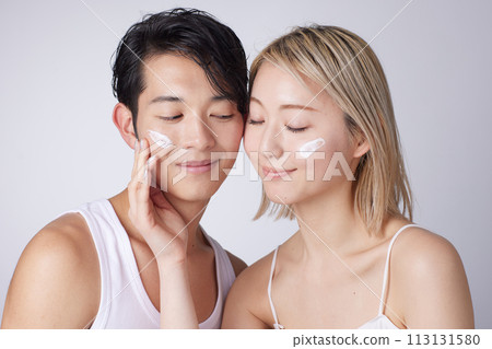 Portrait of two young men and women in beauty and skincare images Portrait of two young men and women in beauty and skincare images 113131580