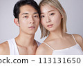 兩位年輕男女的美容護膚形象肖像 113131650