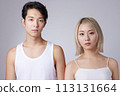 兩位年輕男女的美容護膚形象肖像 113131664
