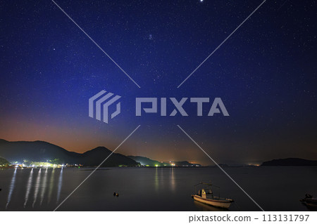 瀨戶內夏日的星空：獵戶座在清晨的天空中升起 113131797