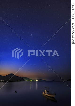 瀨戶內夏日的星空：獵戶座在清晨的天空中升起 113131799