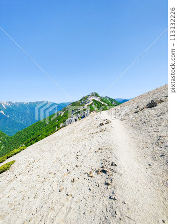 夏季攀登燕岳（燕岳-燕山山頂） 113132226