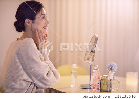 中年婦女夜間護膚 113132516