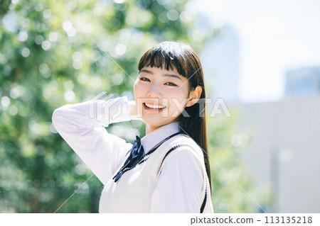 高中女生肖像 113135218