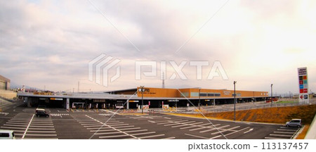 大型郊區購物中心 113137457