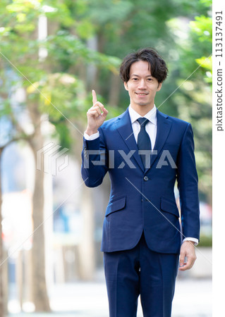 商人新鮮綠色指向 商人新鮮綠色指向 113137491