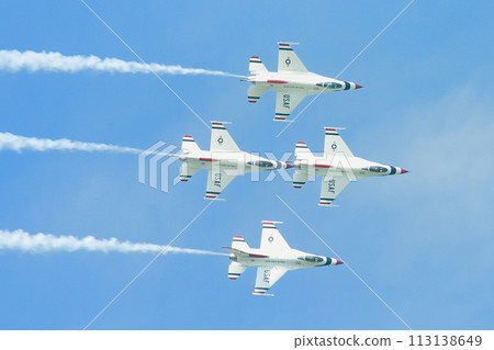 美國空軍「雷鳥」特技飛行隊鑽石編隊 113138649