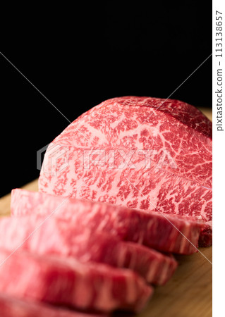 Cut domestic black beef thigh (Shinshin) 113138657