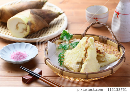 Bamboo shoot tempura 113138761