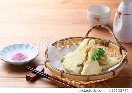 Bamboo shoot tempura 113138771