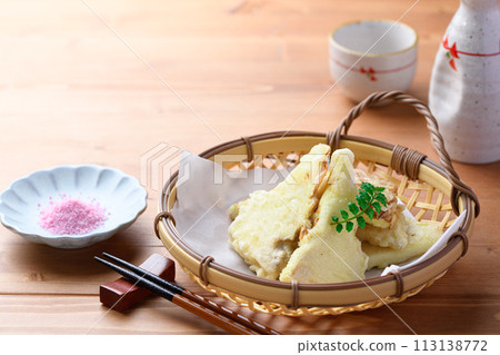 Bamboo shoot tempura 113138772