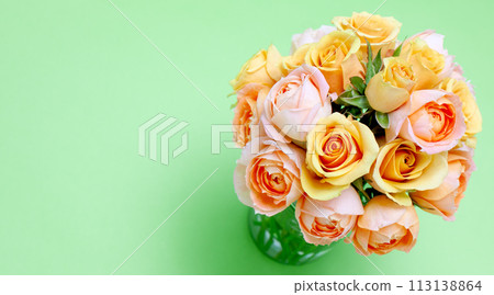 Mainly yellow and pink rose bouquet material Mainly yellow and pink rose bouquet material 113138864