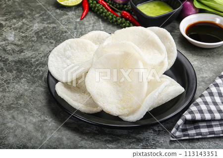 Vietnamese starter appetizer Crab chips 113143351