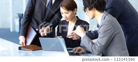 business teamwork meeting 113145380