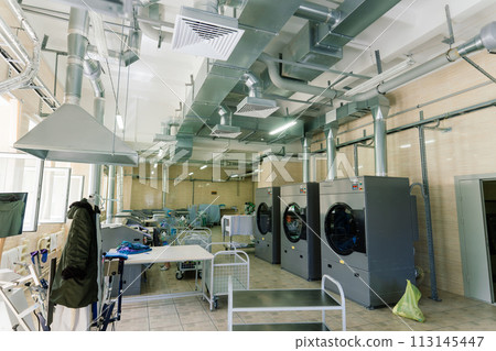 Industrial wash machine for washing a big amount of textiles 113145447