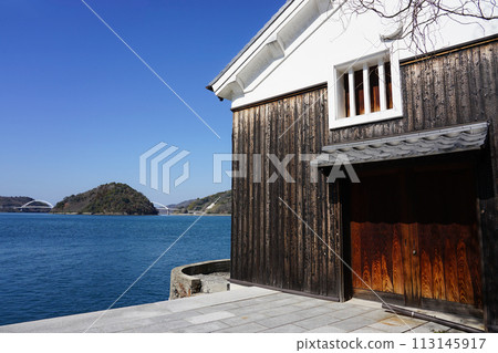 海邊倉庫與大雁：被選為日本遺產的御手洗町景觀（廣島縣吳市） 113145917