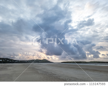 Beautiful sunset at Portnoo Narin beach in County Donegal - Ireland 113147593