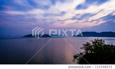 Dusk at the Shiwaku Islands (Marugame City, Kagawa Prefecture) 113148372
