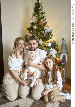 Family celebrate new year eve at home 113148742
