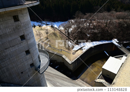 早苗水壩的春天景色 早苗水壩的春天景色 113148828