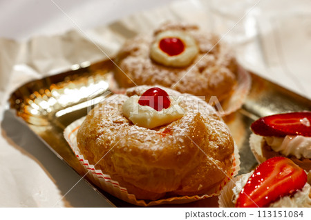 Italian dessert Zeppole di San Giuseppe Italian dessert Zeppole di San Giuseppe 113151084