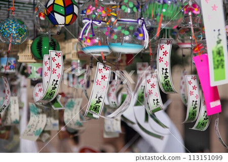Edo wind chime, which originated from ancient times as a divination bell used to predict the good or bad fortune of things1 113151099