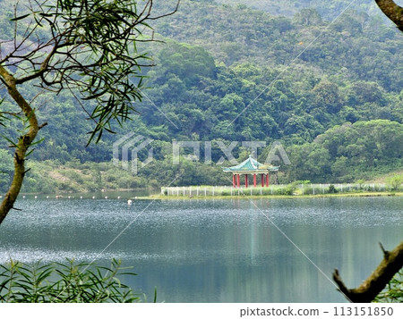 湖中涼亭 113151850