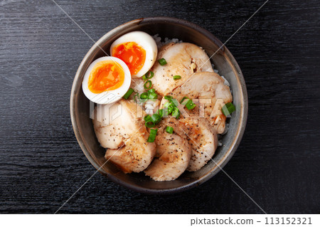 雞在米的烤豬肉 113152321