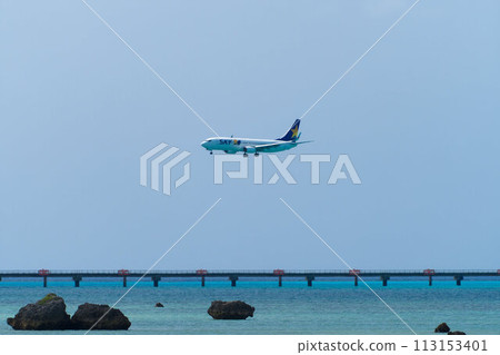 飛機降落在宮古島翠綠的海17END 113153401