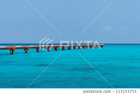 Emerald green sea and Shimojishima Airport 17END approach light 113153751