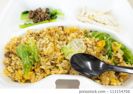 Delicious take-out lettuce fried rice lunch box Delicious take-out lettuce fried rice lunch box 113154708