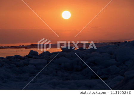 北海道佐呂海岸清晨的陽光 113155288