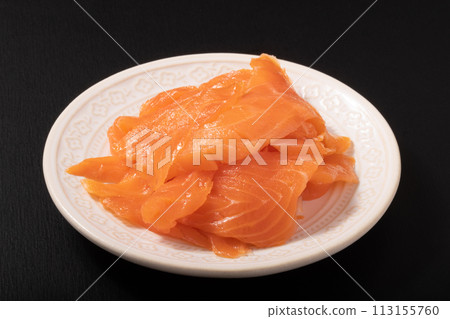 [Chilean farmed] smoked salmon cut off 113155760