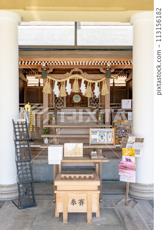 Flying Shrine in Yahata Doi, Yawata City, Kyoto Prefecture Main shrine, guardian deity of aviation workers Flying Shrine in Yahata Doi, Yawata City, Kyoto Prefecture Main shrine, guardian deity of aviation workers 113156182