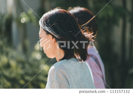 女生 女孩 女性 113157132