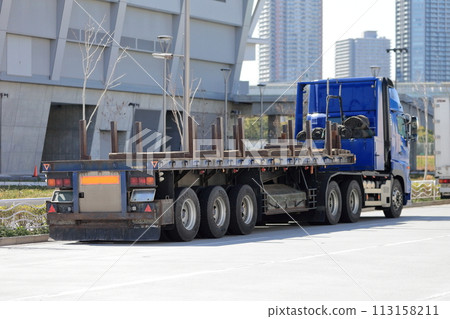 Trailer truck 113158211