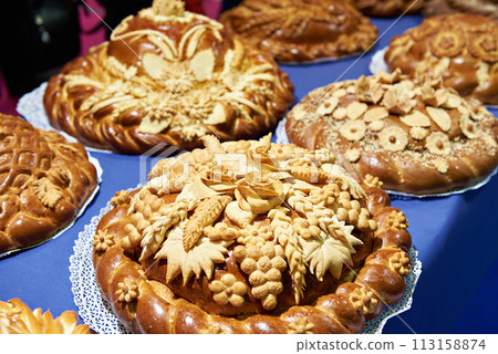 Beautiful loaf of bread in bakery store Beautiful loaf of bread in bakery store 113158874