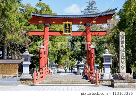 Otorii of Kehi Shrine, Tsuruga City (Japan's three largest wooden torii) 113163356
