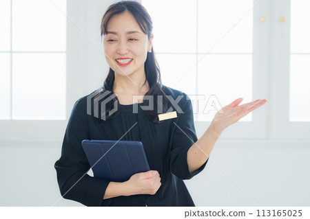 Reception, guidance, staff, explanation Reception, guidance, staff, explanation 113165025