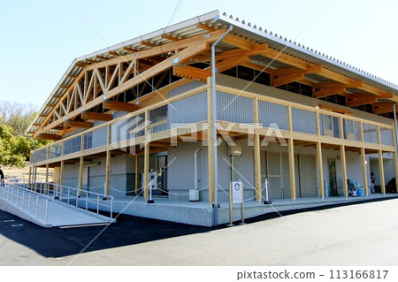 Adult cow shed in the livestock area of Nagoya City Agricultural Center Adult cow shed in the livestock area of Nagoya City Agricultural Center 113166817