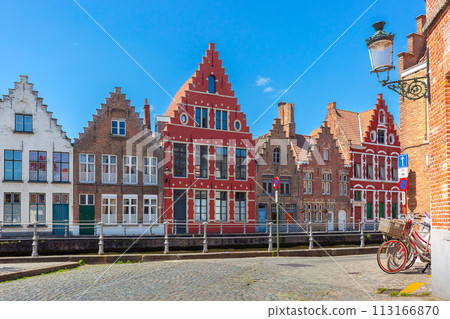 Colorful fun houses on the Bruges canal, Belgium 113166870